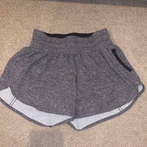 Lululemon Track That high rise short 3” heathered grey size 4